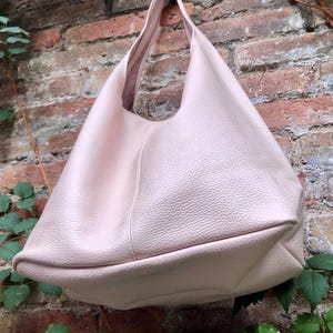 Slouch bag. Tote leather bag in light pink with ZIPPER. Soft genuine leather. Soft pink leather purse. Wide strap leather shoulder bag. image 5