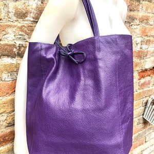 Sac cabas en cuir VIOLET. Sac en cuir souple naturel VÉRITABLE. Grand sac cabas en cuir violet, sac pour ordinateur portable. Avec FERMETURE À GLISSIÈRE. Porte-monnaie violet