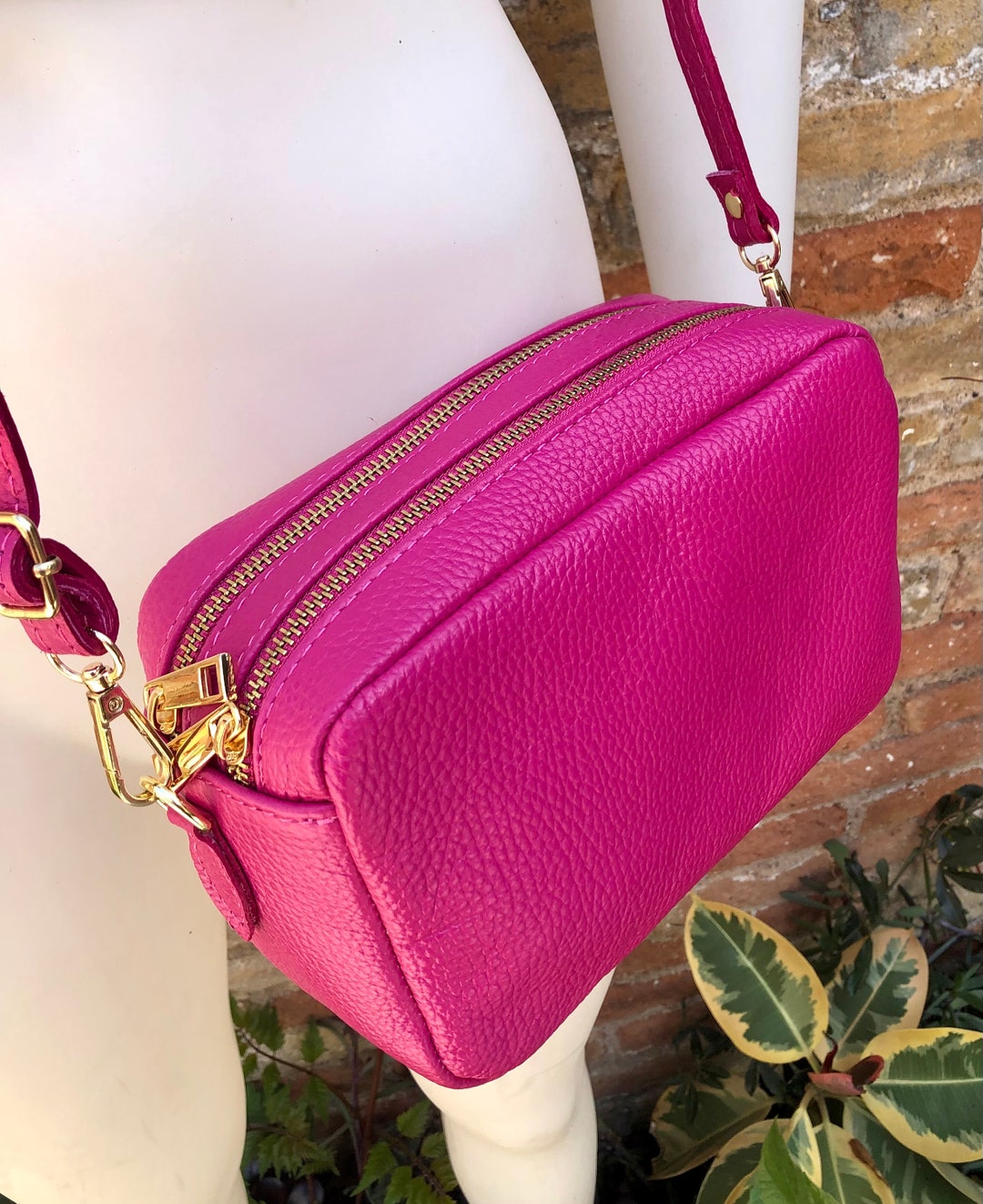 Small leather bag in METALLIC pink. Cross body, shoulder bag or