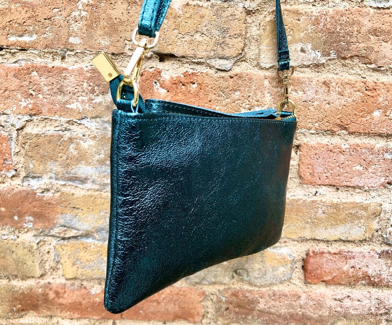 Kleine Ledertasche in TEAL blau-grün. Blaugrüne Ledertasche mit verstellbarem Riemen Bild 6