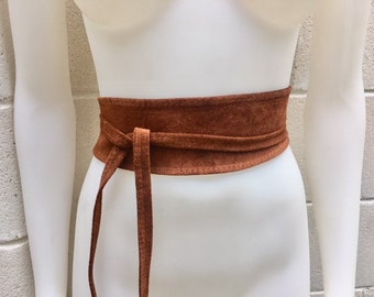 Obi belt in suede. Wrap belt in DARK saddle brown. Genuine leather wraparound belt. Dark CAMEL brown leather belt, dark tobacco  waist belt