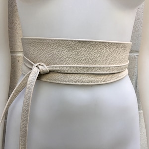 Cream obi belt in soft leather. Wrap belt in  light beige. Wide waist belt in genuine leather. Genunine leather wraparound boho dress belt