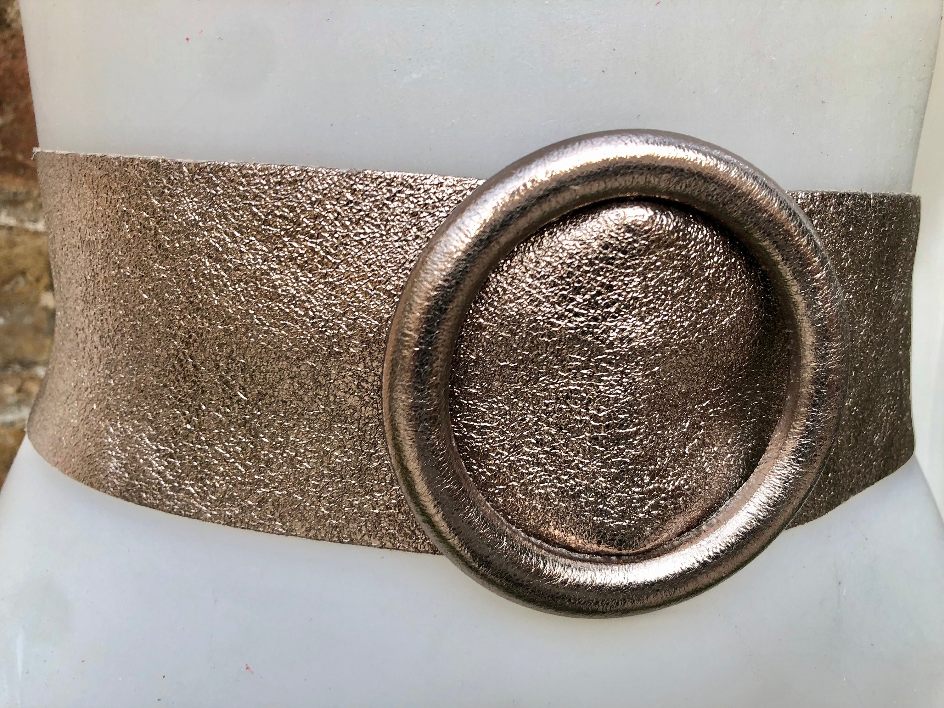 Genuine leather vintage Gold Low Slung Belt Bronze tone accents Size medium Leather Gold Vintage Belts for sale | eBay main image 3