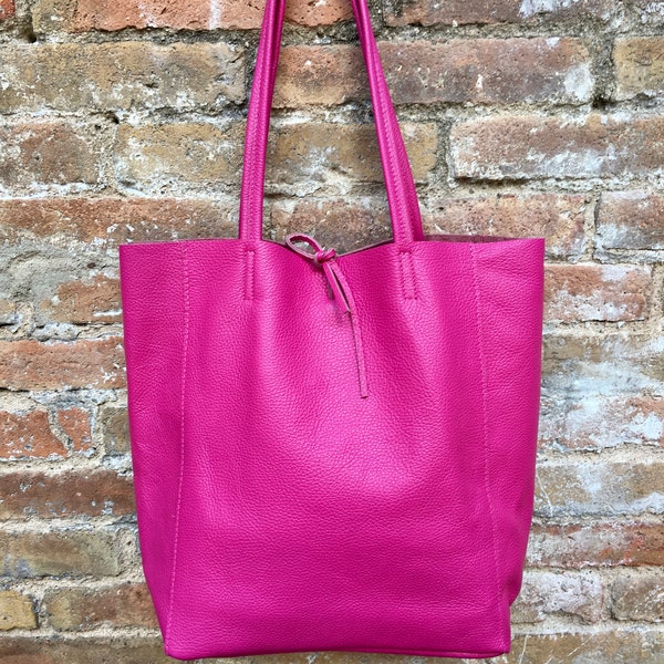 Tote leren tas in HOT PINK. Leren shopper van zacht natuurlijk ECHT leer. Grote fuchsiakleurige draagtas voor je laptop, boeken