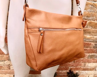 Camel brown leather bag. Soft genuine leather messenger bag with tassel. Saddle brown crossbody bag,. Tobacco brown purse with zipper