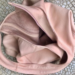 Slouch bag. Tote leather bag in light pink with ZIPPER. Soft genuine leather. Soft pink leather purse. Wide strap leather shoulder bag. image 6