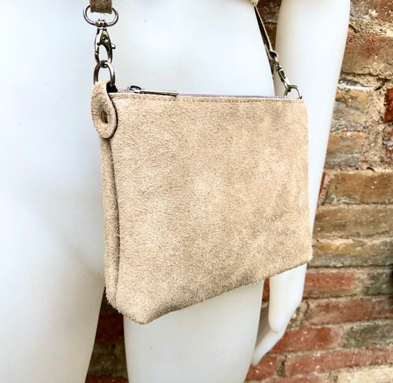 map karbonade Huisdieren Suède leren tas in LICHT BEIGE. Cross body tas schoudertas in - Etsy  Nederland