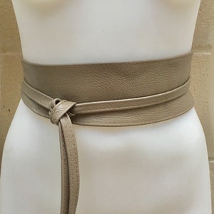 Obi belt in soft leather.Wrap belt in DARK BEIGE. Waist belt in taupe color.Light brown wraparound belt.Genuine leather boho belt.Reversible