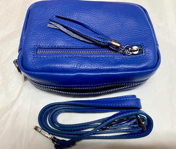 レザー ハンドバッグ 青 ダークコバルトブルーのスモールレザーバッグ。本革のショルダーバッグ