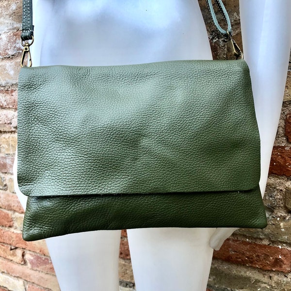 Dark GREEN cross body / shoulder bag. Genuine leather bag. Medium sized flat messenger bag with zipper + adjustable strap. Khaki green purse