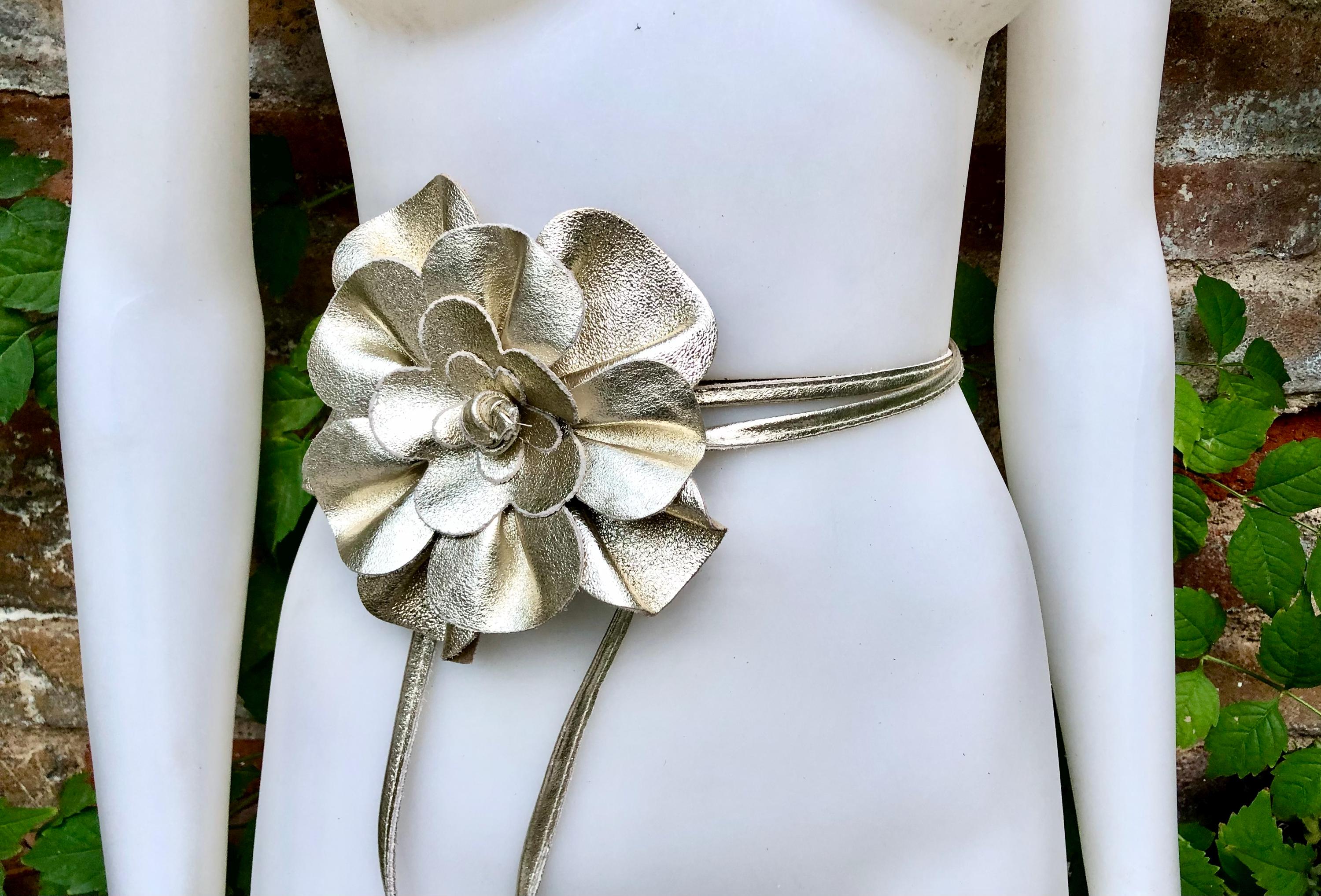 Gold Floral belt Q341 CARRIE Gold Metallic Leather Wide Floral Belt: Women main image 3