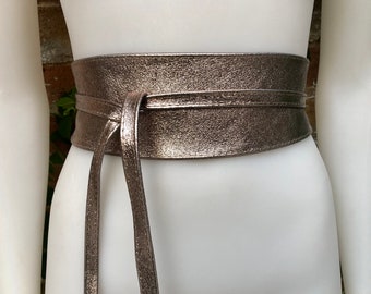 BRONZE OBI-Gürtel aus natürlichem, weichem Leder. Taillengürtel, breiter Ledergürtel, Metallic, Wickelgürtel, Boho-Schärpe, Boho-Wickelgürtel in dunklem GOLD