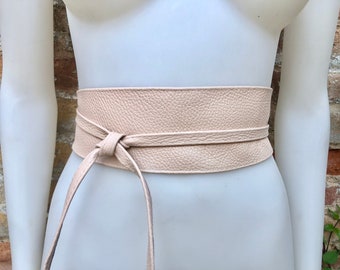 Light peach pink obi belt in soft leather. Light beige pink wrap belt. Genuine leather wide waist belt. Wraparound belt. Very light salmon