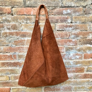 CAMEL brown suede slouch leather bag. Genuine leather large shoulder bag. Rusty brown origami bag with brown leather accent. Large shopper