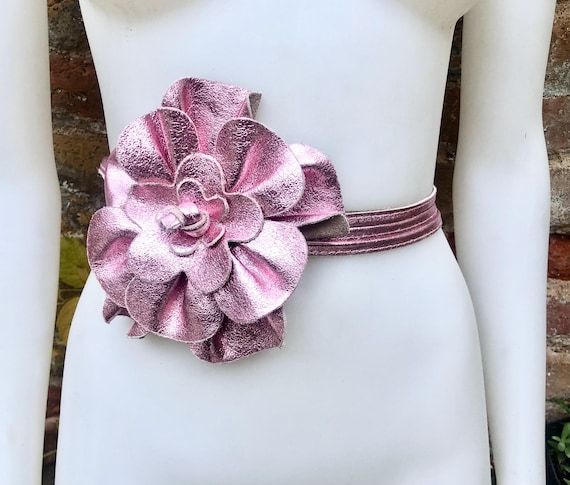 Flower Leather Belt in METALLIC Light PINK. Waist, Overall  display picture 3