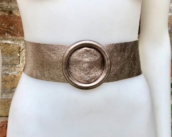 Ceinture en cuir BRONZE avec grande boucle ronde. Ceinture en cuir souple de couleur bronze métallique. Ceinture en cuir véritable. Ceinture dorée foncée