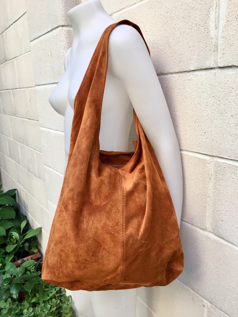 Slouch bag.Large TOTE leather bag in CAMEL brown with zipper.Genuine leather bag.Light tobacco color laptop bags. Large shopper leather bag. immagine 2