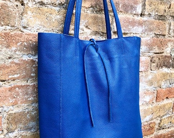 Sac en cuir bleu cobalt foncé. Cabas en cuir véritable. Grand sac à bandoulière BLEU royal pour votre ordinateur portable/livres. Sac à main en cuir bleu moyen souple