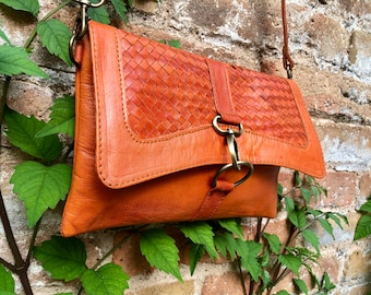 “ALL-DAY” LEATHER SMALL SHOULDER BAG Small Cross Body Bag in Genuine Leather. Enveloppe Bag With