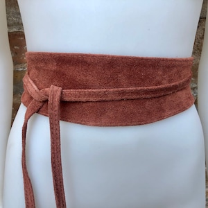 Wide obi belt in suede. Wrap belt in terracotta brown- ORANGE. Genuine leather soft suede sash, rusty brown suede wraparound boho belt