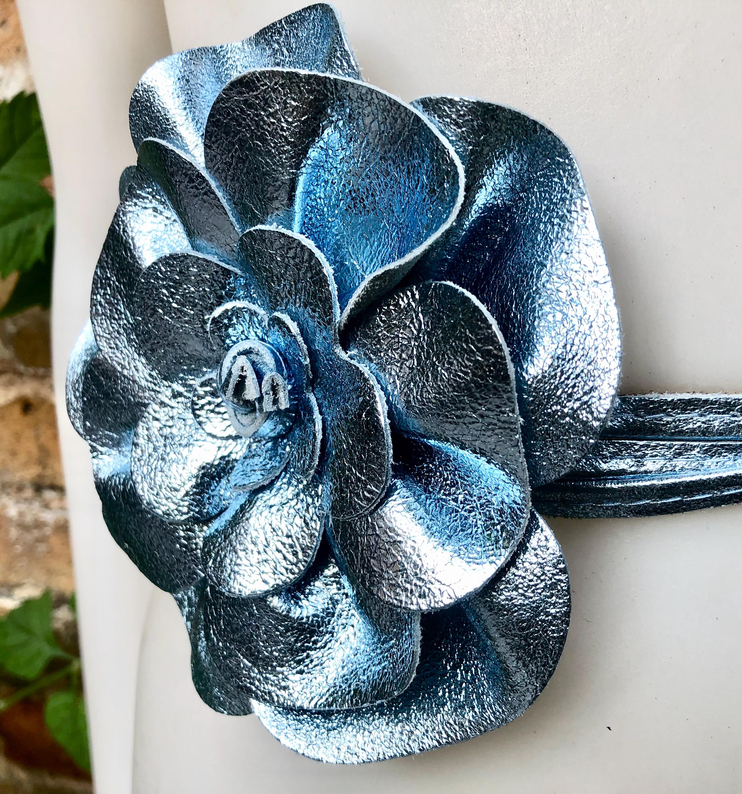 Flower Leather Belt in Metallic LIGHT BLUE. Waist, Overall  display picture 1