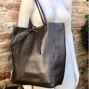 Tote leather bag in dark brown. Soft natural GENUINE leather bag. Large brown leather bag. Chocolate brown shopper / laptop bag. With ZIPPER