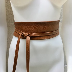 Obi belt in soft leather. Dark CAMEL BROWN wrap belt. TOBACCO waist belt.  Wraparound belt in brown genuine leather. Saddle brown cinch belt