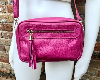 Small leather bag in fuchsia. Magenta cross body bag, shoulder bag in GENUINE leather. Hot pink leather bag with adjustable strap and zipper