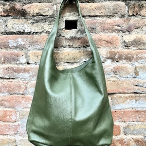 Slouch bag. Tote leather bag in dark khaki green with ZIPPER. Soft  genuine leather. Green leather purse.  Wide strap leather shoulder bag.