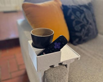 ソファカップホルダー 調節可能 カスタマイズ可能 3Dプリント ソファオーガナイザー ドリンク リモコン スナックトレイ用