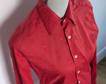 Camisa de vestir roja vintage de Real Brookes, circa 1970.