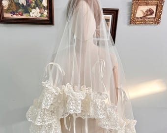 Vintage Beige Lolita Schleier, mit breitem Spitzenrand und Schleifen Detail, Zierlicher Lolita Haarschmuck für Tea Party & Cosplay, Romantische Hochzeit Brautschleier
