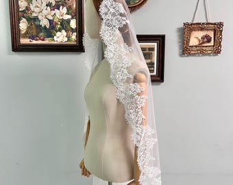 Chapel Cathedral Mantilla Lace Veil Floral Eyelash Lace Bridal Wedding Veil Scalloped Trim Veil, Custom Length