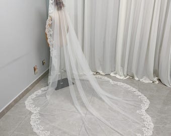 Scalloped Edge Bridal Veil Ivory Elegant Mantilla Veil Pearls Floral Lace Bridal Wedding Veil with Comb