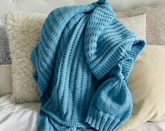 Baby blanket and hat set, light blue washable wool, hand knit
