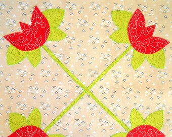 Peace Applique Quilt Block Pattern by Curlicue Creations Floral Applique Tulip Quilting Pattern