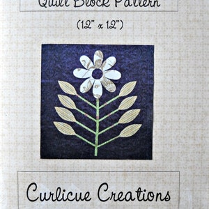 Strippy Flowers Quilt Block Pattern by Curlicue Creations Floral Applique Quilting Block Pattern, Country Decor image 2