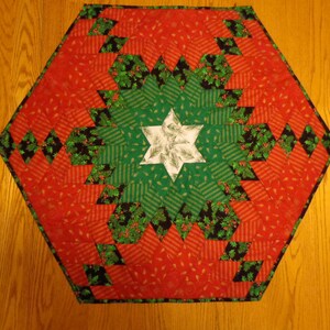 Christmas Table Topper, Holiday Table Runner, Wall Hanging - Shining Star