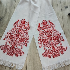 Toalla de boda ucraniana Rushnyk "Árbol de la Vida" / Roja bordada / Camino de mesa folclórico artesanal de 78"