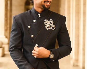 Maßgefertigter schwarzer Herrenanzug mit Goldakzent für Bräutigam, afrikanisch inspirierter Hochzeitsanzug für Herren, 2-teilige Herrenmode, Herrensafari