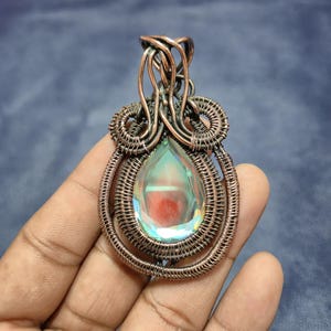 Handgemachter Mystischer Topas Anhänger aus Kupferdraht