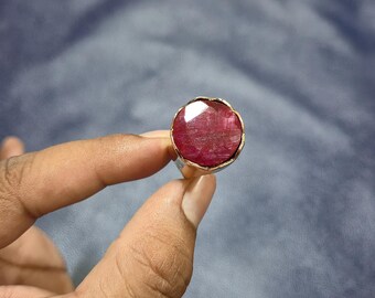 Handgemaakte gefacetteerde robijnkoperen ring, verstelbare edelsteen statement sieraden