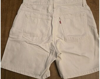 Vintage 90s Levis 550 Shorts Womens 13 White Relaxed High Rise Denim USA Made