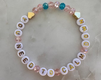 Lover-geïnspireerde armband: glaskristalkralen en 14K vergulde harten - aangepaste kleur