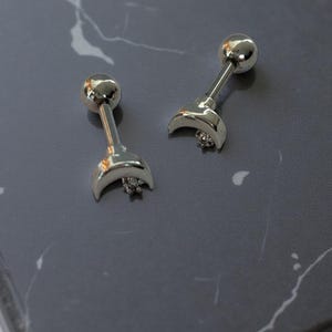 Aretes de espalda plana – Joyería hipoalergénica para piercings | Aretes cómodos para hélix, trago, caracola y lóbulo