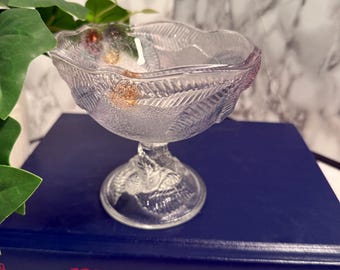 Bol para helado/postre con pie, de vidrio prensado vintage pintado con relieve de cardo.