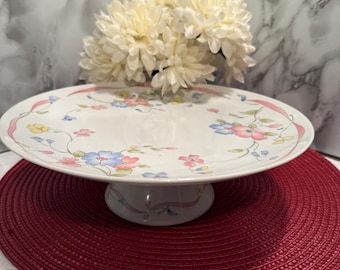 Plato de pedestal vintage para tartas con borde de cinta floral pastel - Colección Calais Abbott Cake Stand Japón