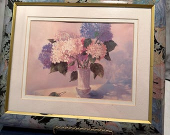 Vintage Framed Hydrangea Print – Pastel Floral Wall Art in Decorative Frame, Elegant Home Décor