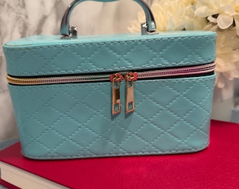 Vintage Turquoise Quilted Vanity Makeup Case with Handle, Pink Lining Travel Cosmetic Bag Organizer
