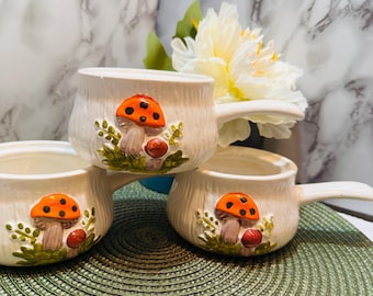 Vintage Mushroom Soup Mugs Set of 3 – Embossed Toadstool Handled Bowls, Cottagecore Retro Kitchen Decor, Cozy Fall Soup Cups